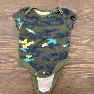 (3/$20) Mini hero 0/3m camo short sleeve onesie